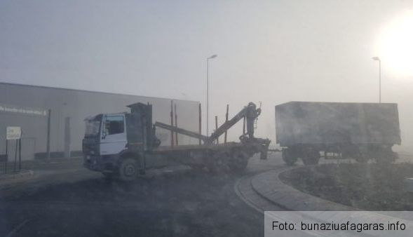 BRAȘOV. Camion rămas în pană... de combustibil, pe DN 1 (FOTO) 1 camionsens.jpeg