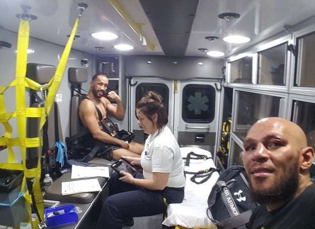 Doi campioni mondiali la box au împărțit ambulanța după luptă 1 campioni_2.jpg