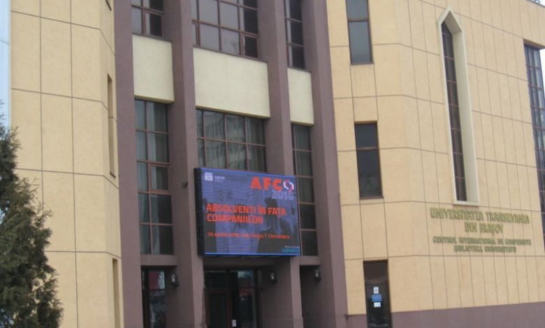 BRAŞOV. Absolvenţii se prezintă companiilor, la Aula Universităţii 1 img-7589.jpg