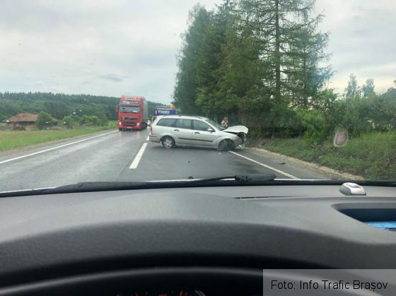 BRAȘOV. Trei accidente pe DN 1, spre Făgăraș (FOTO) 1 accident pe dn 1_251734.jpg
