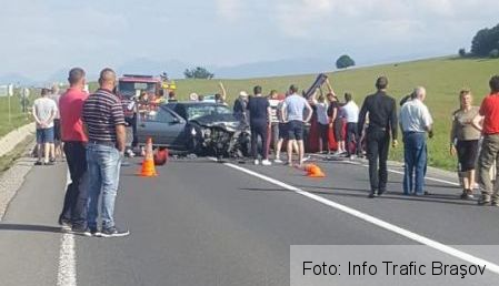 Update 2. Doi pasageri au murit în accidentul de pe DN 1, după ce au „zburat” de pe bancheta din spate a uneia dintre mașini 1 accidentcodlea_10.jpg