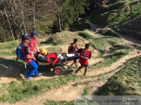 BRAȘOV. Adolescentă rănită în timpul unei drumeții (FOTO) 1 adolescenta ranita 5_251012.jpg