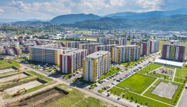 BRAȘOV. Blocuri fantomă, în demolare, pentru un nou ansamblu de locuințe 1 avantdarden3.jpg