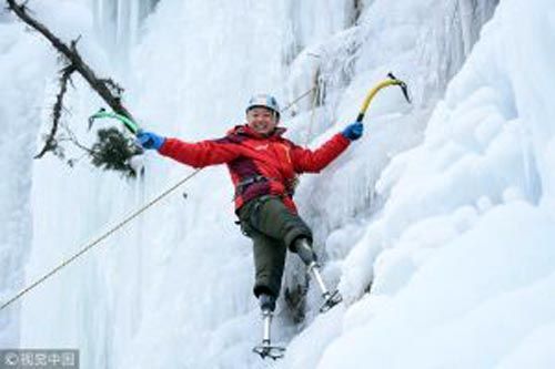 Cu PICIOARELE AMPUTATE pe Everest!!! 1 boyu.jpg