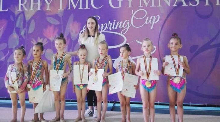 Micile gimnaste din BRAȘOV au venit încărcate de medalii de la Spring Cup 1 gimnaste (1)_251109.jpg