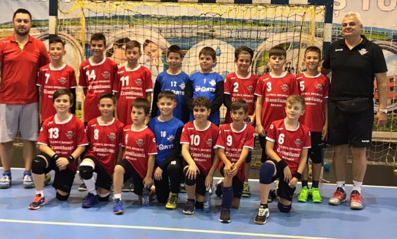 BRAŞOV. Juniorii V de la ACS Transilvania s-au calificat în finala campionatului național de handbal 1 juniori5acst2018.jpg