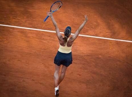 Sharapova, ÎNAINTEA meciului cu Halep!!! Zâmbete... 1 sharapova_23.jpg