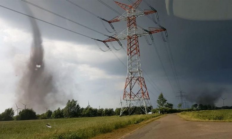 Tornadă în Germania. Doi răniți 1 tornada.jpg