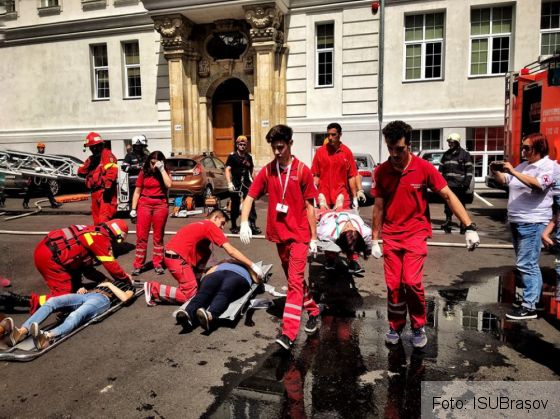 BRAȘOV. EXERCIȚIU ISU la Maternitate - gestionarea unei situații de urgență generată de un cutremur de 7.2 pe scara Richter - GALERIE FOTO 1 7_252792.jpg
