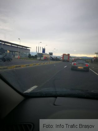 Update. BRAȘOV. A făcut accident pe DN 1 Brașov - Ghimbav, încercând să evite două mașini care se tamponaseră 1 accident ghimbav 2_252338.jpg