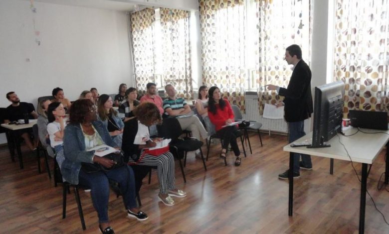 În premieră la BRAŞOV. Cursuri pentru obținerea cetățeniei române 1 curs-cetatenie.jpg