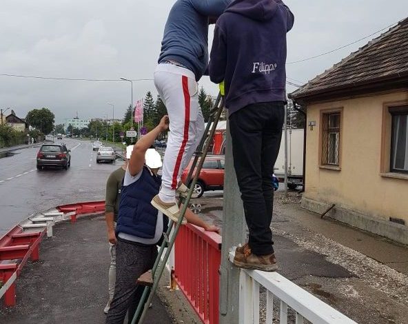 BRAŞOV. Afişaj ilegal amendat cu 1.500 de lei 1 1_210.jpg