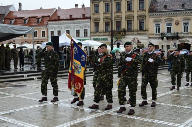 BRAȘOV. Brigada 2 Vânători de Munte a sărbătorit 95 de ani de la înființare 1 Brigada02_253590.jpg