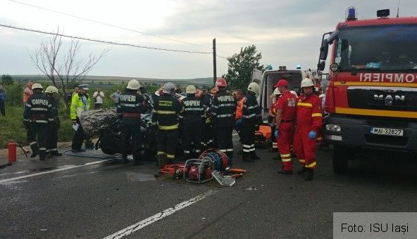 Șofer mort în urma coliziunii dintre un autoturism şi un autocar 1 accidentiasi_11.jpg