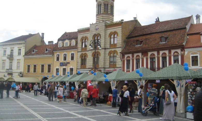 BRAȘOV. Aleea Cărții în Piața Sfatului 1 aleea-cartii.jpg