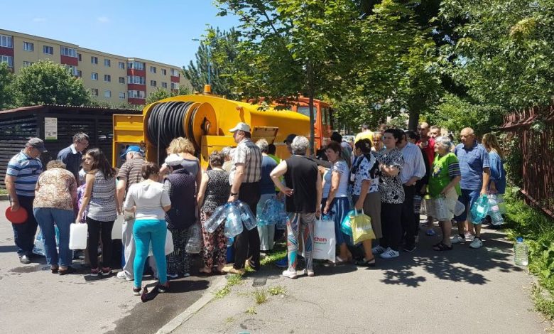 BRAȘOV - NEBUNIE! A ajuns cisterna cu apă în Triaj!!! E „maro rău”!!! 1 apa1_3.jpg