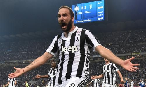 Gonzalo Higuain va juca la AC Milan 1 higuain_5.jpg
