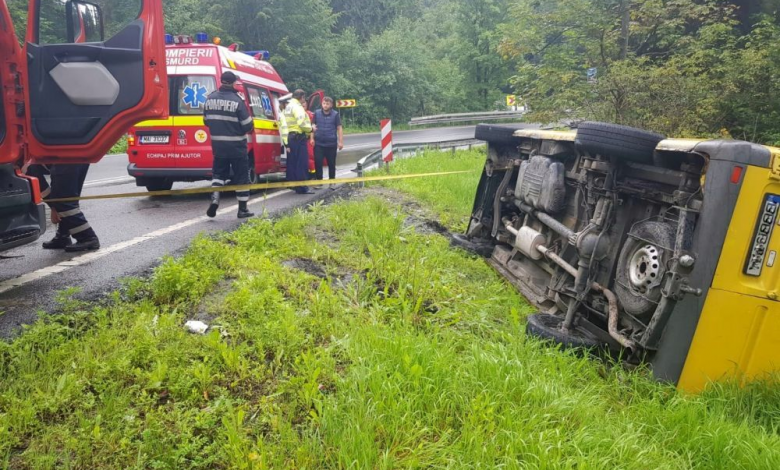 BRAŞOV. ULTIMA ORĂ. Microbuz răsturnat pe DN 1 (FOTO) 1 img-20180709-wa0014.jpg