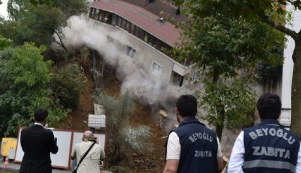 Un bloc de patru etaje s-a prăbușit în centrul Istanbulului 1 istanbul_10.jpg