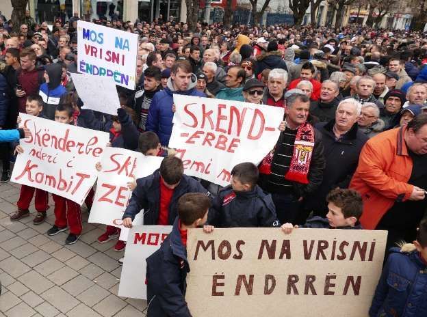 UEFA a suspendat un club pentru 10 ani 1 skanderbeu.jpg