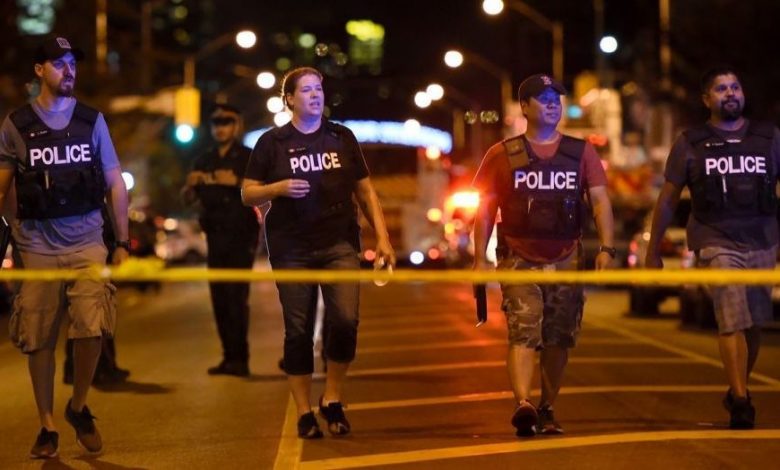 Atac armat la Toronto. Atacatorul a fost împușcat 1 toronto_4.jpg