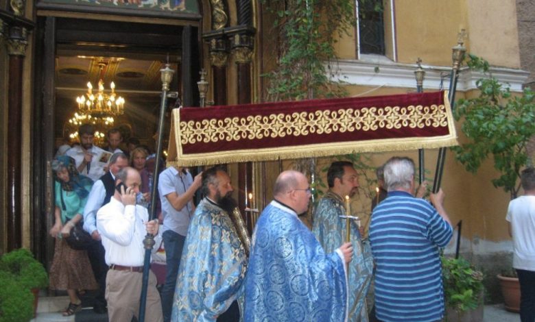 Adormirea Maicii Domnului, sărbătoare cu înainte-prăznuire. Slujbă specială în această seară 1 Biserica Piata Sfatului prohod parastas Adormirea Maicii Dom
