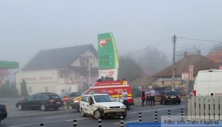 BRAŞOV - Făgăraş. Şoferiţă rănită într-un accident rutier produs chiar de ea (FOTO) 1 accidentfagaras_14.jpg