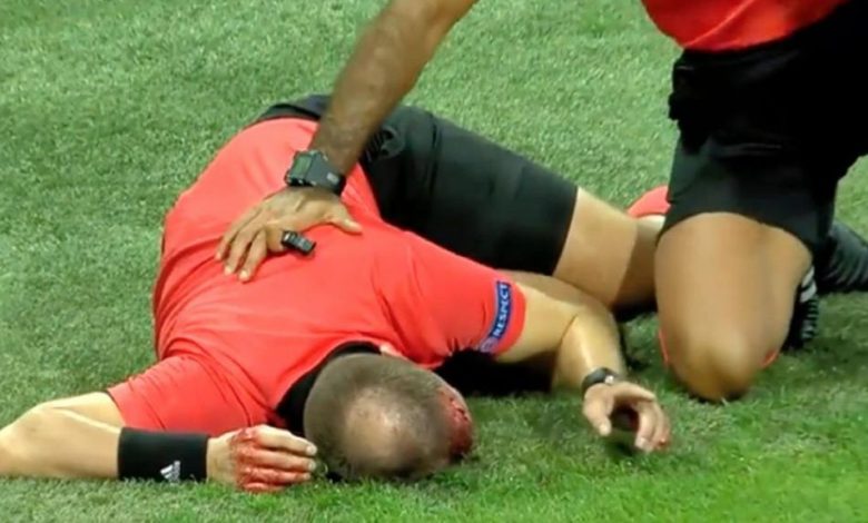 GROAZĂ în „Europa League”!!! Arbitru plin de sânge... 1 arbitru_4.jpg