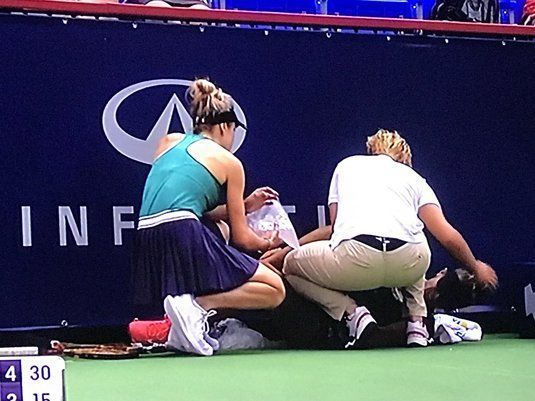 Reacția Elinei Svitolina după accidentarea Mihaelei Buzărnescu: „Am fost șocată. Nu știam ce să fac” 1 buzarnescu_18.jpg