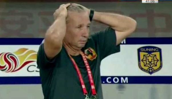 Echipa lui Dan Petrescu nu se desprinde de pe ultimul loc 1 dan-petresc2.jpg