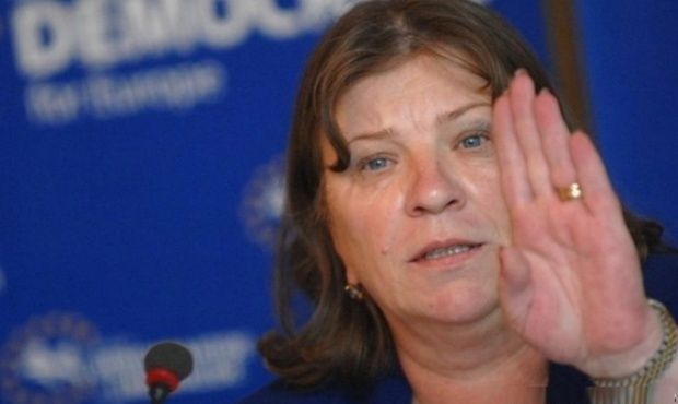 Norica Nicolai susține că imaginile cu jandarmi lovind oameni cu mâinile ridicate au fost trucate 1 noricanicolai.jpg