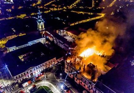 INCENDIU TERIBIL în centrul Oradei!!! 1 oradea_2.jpg