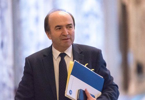 Ministrul Toader anunţă o OUG pentru revizuirea sentinţelor date pe protocoale cu SRI şi interceptări ilegale 1 toader_4.jpg