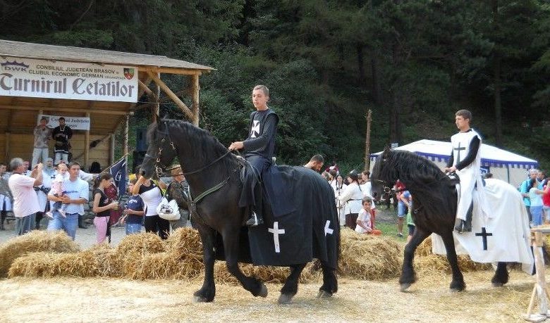 BRAȘOV. Festivalul Medieval Turnirul Cetăţilor 1 turnir-cetati.jpg