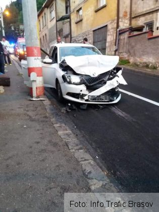 BRAȘOV. Accident urmat de fugă de la fața locului, pe strada Constantin Dobrogeanu Gherea! Ce alcoolemie avea șoferul?! (FOTO) 1 FB_IMG_1537201811338_257029.jpg