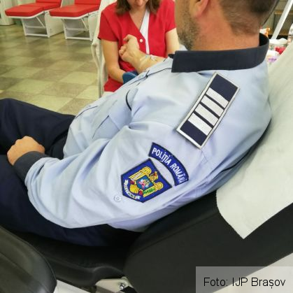 BRAȘOV. Polițiștii brașoveni salvează vieți... cu sângele lor (FOTO) 1 IMG-20180925-WA0013_257414.jpg