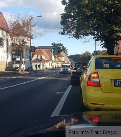 BRAȘOV. Minor lovit de mașină în timp ce traversa „pe roșu” 1 accidentavramiancu.jpg