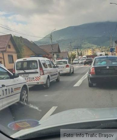 BRAŞOV - Codlea. Adolescent lovit de maşină, pe „zebră” 1 accidentcodlea_11.jpg
