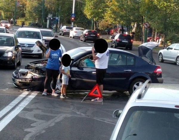 BRAȘOV. Tamponare pe Bulevardul Saturn 1 accidentsaturn_5.jpg