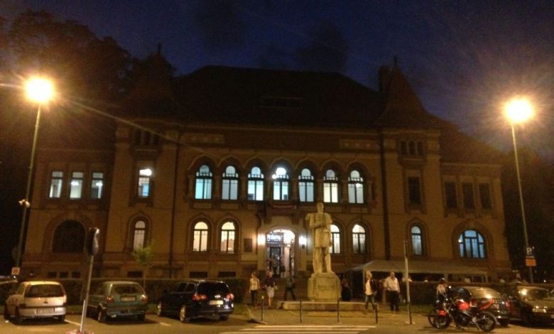 BRAȘOV. Și „necititorii” sunt așteptați astă-seară la bibliotecă, cu multe surprize 1 bibiloteca-nocturna.jpg