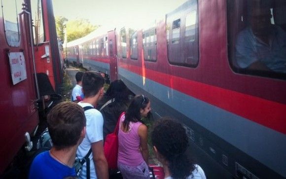 CFR nu cere viză nouă pe carnetul de elev 1 cfr_17.jpg
