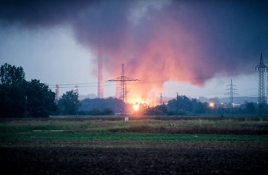 Explozie și incendiu la o rafinărie. Opt răniți 1 germania_22.jpg
