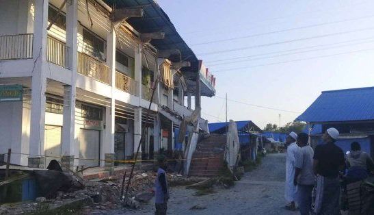 Zeci de persoane au murit în Indonezia, după un cutremur urmat de tsunami 1 indonezia_8.jpg
