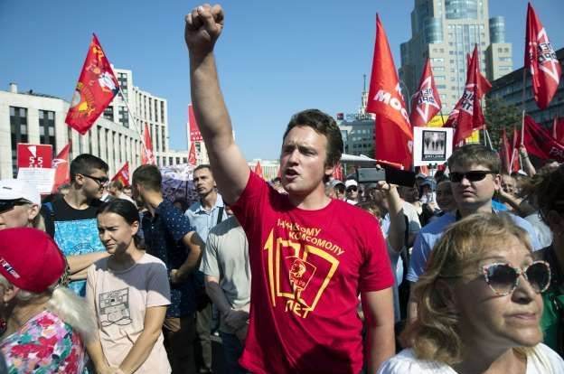Mii de ruși au manifestat împotriva creşterii vârstei de pensionare 1 proteste_13.jpg