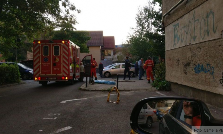 BRAȘOV. Intervenție la un posibil caz de sinucidere. Un tânăr s-ar fi aruncat de pe un bloc turn 1 sinucis.jpeg