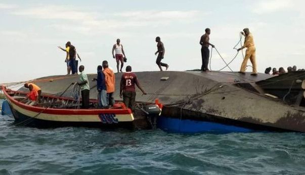 Peste 40 de morţi după scufundarea unui feribot 1 zanzibar.jpg