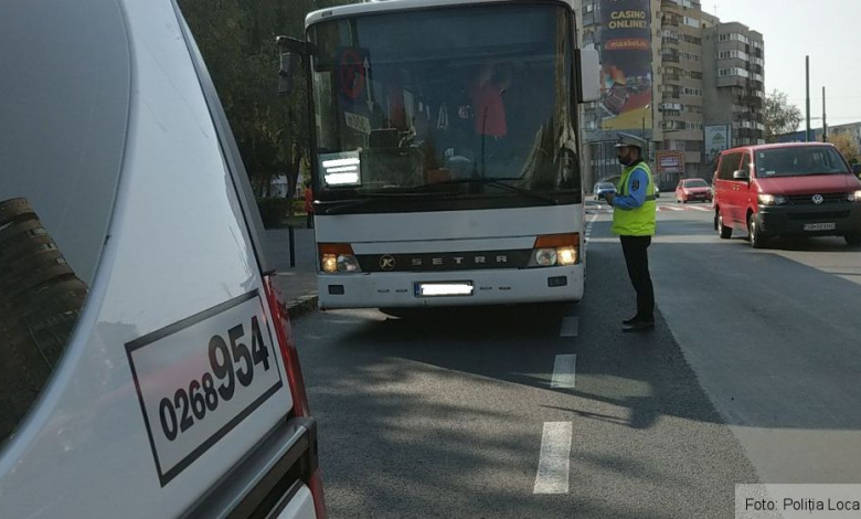 BRAȘOV. Poliția Locală, cu ochii pe cei care opresc în stațiile RATBV 1 3_78.jpg