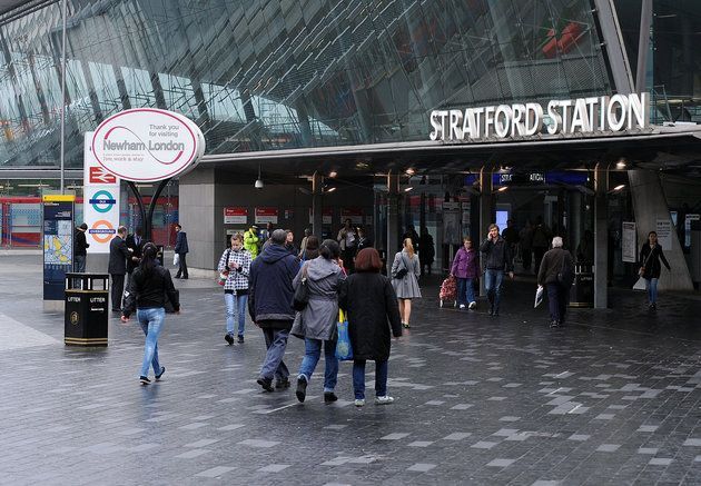 Doi răniți într-un atac la metroul londonez 1 atac_19.jpg