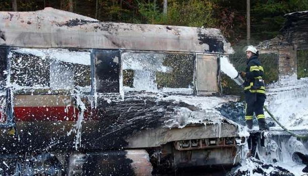 Sute de persoane au fost evacuate după ce un tren a luat foc 1 deutschebahn.jpg