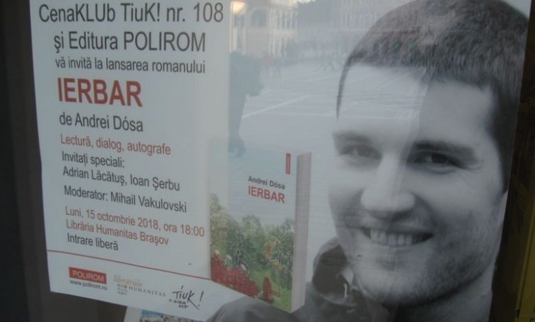 BRAȘOV. Andrei Dósa citește din „Ierbar” 1 dosa.jpg
